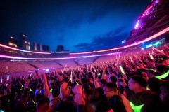 英雄联盟全球总决赛：电竞应援文化与线上观赛互动的跨文化电竞交流解析